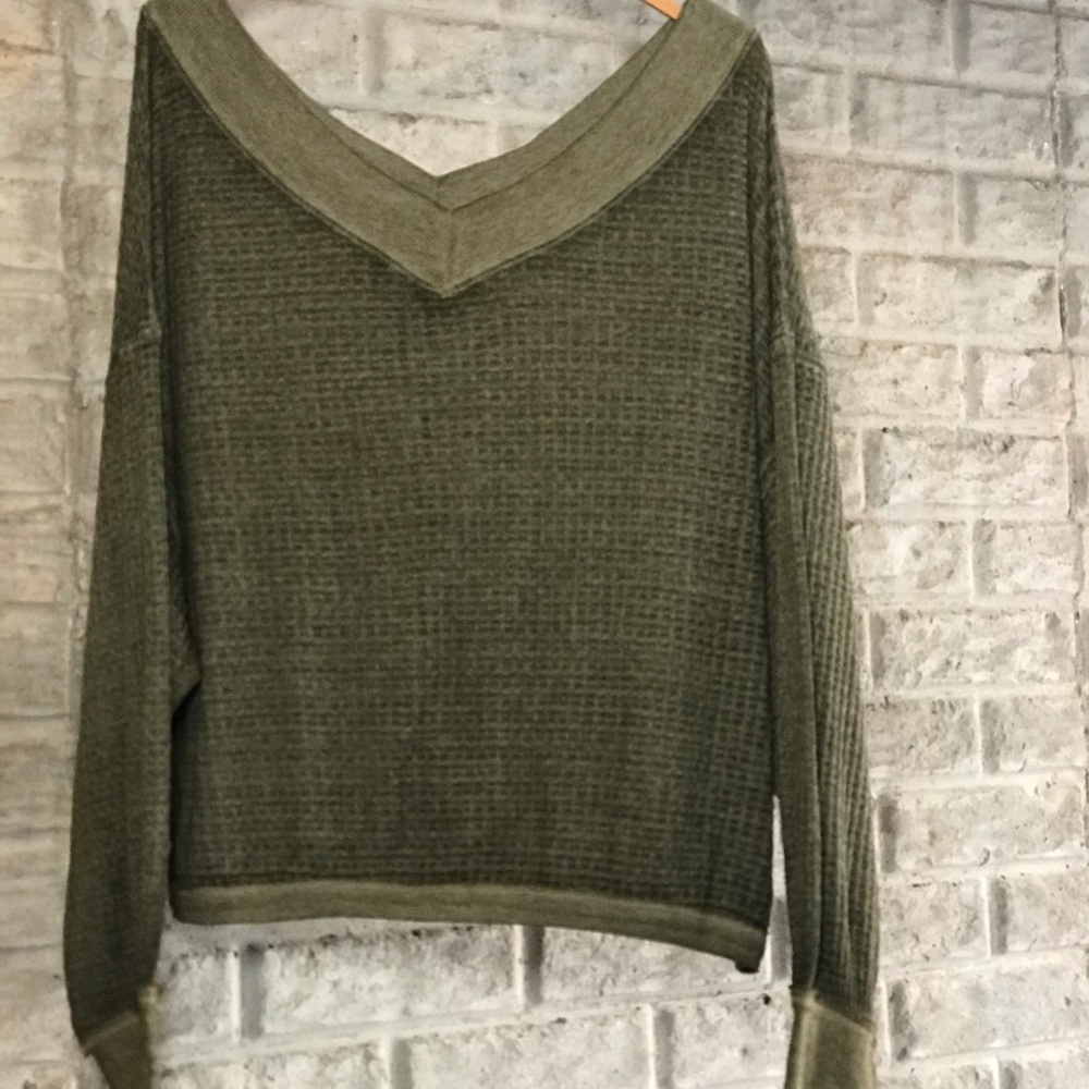 FREE PEOPLE oversized wide V-neck crop top - Picture 7 of 8